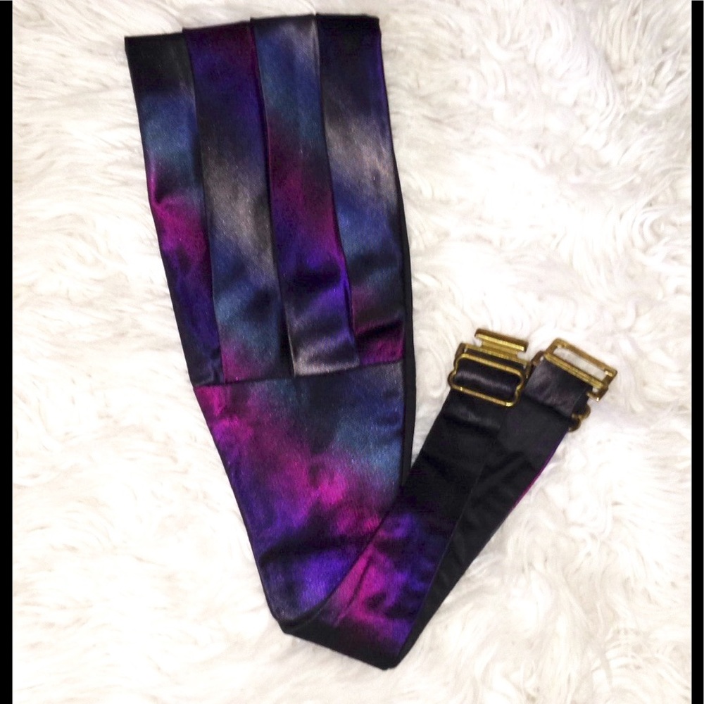 Valentino silk cummerbund 38 w